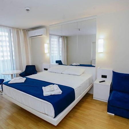 Deluxe Orbi City Beach Side&Sea View Aparthotel Batumi Exterior foto