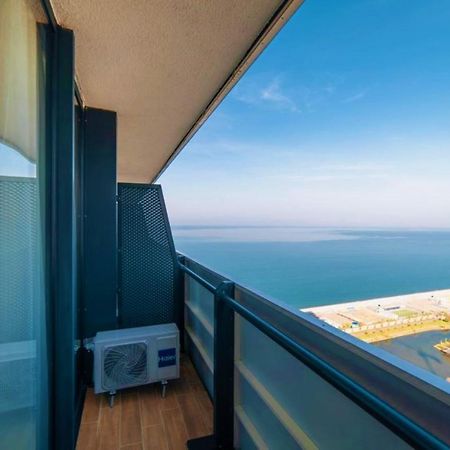 Deluxe Orbi City Beach Side&Sea View Aparthotel Batumi Exterior foto