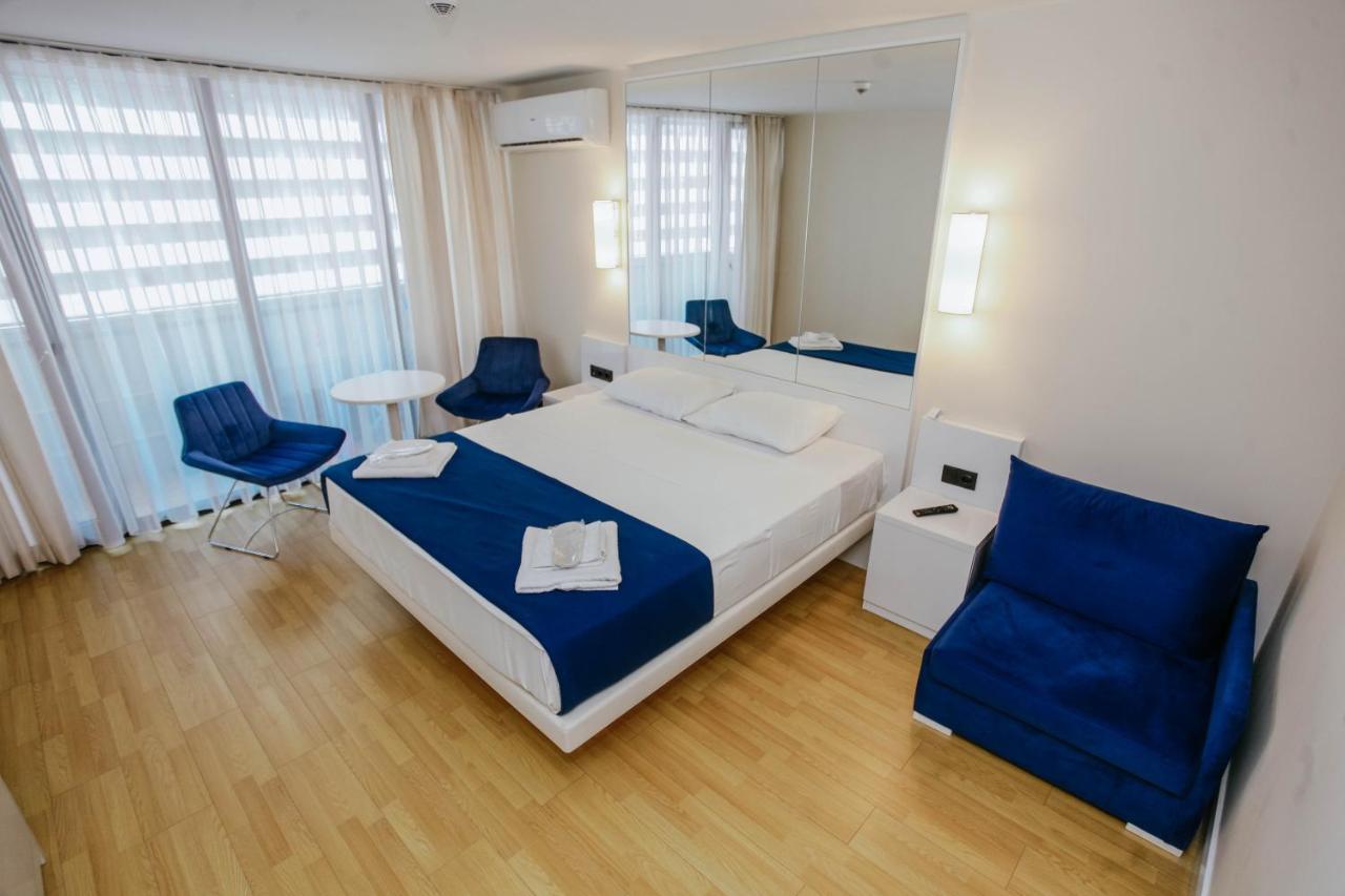 Deluxe Orbi City Beach Side&Sea View Aparthotel Batumi Exterior foto