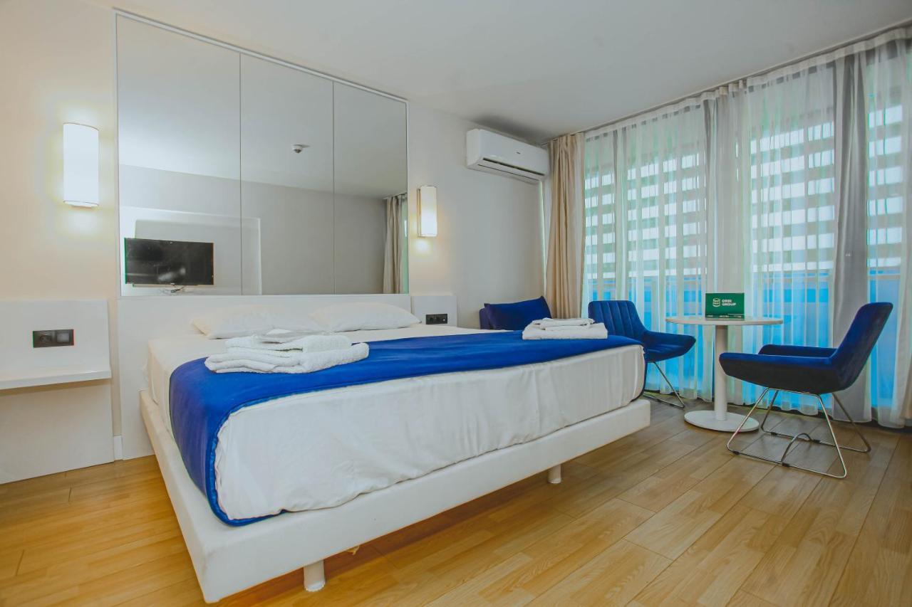 Deluxe Orbi City Beach Side&Sea View Aparthotel Batumi Exterior foto