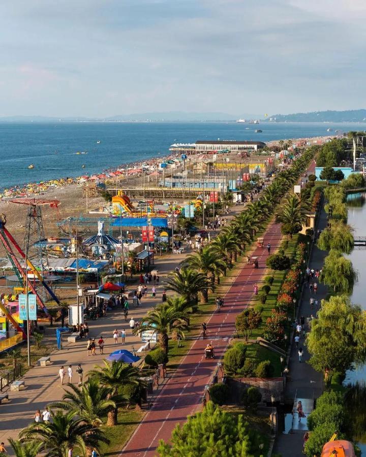 Deluxe Orbi City Beach Side&Sea View Aparthotel Batumi Exterior foto