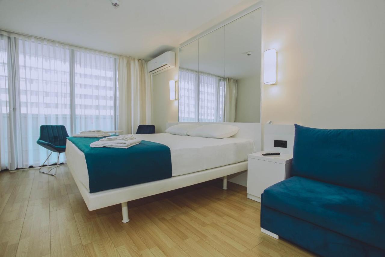 Deluxe Orbi City Beach Side&Sea View Aparthotel Batumi Exterior foto