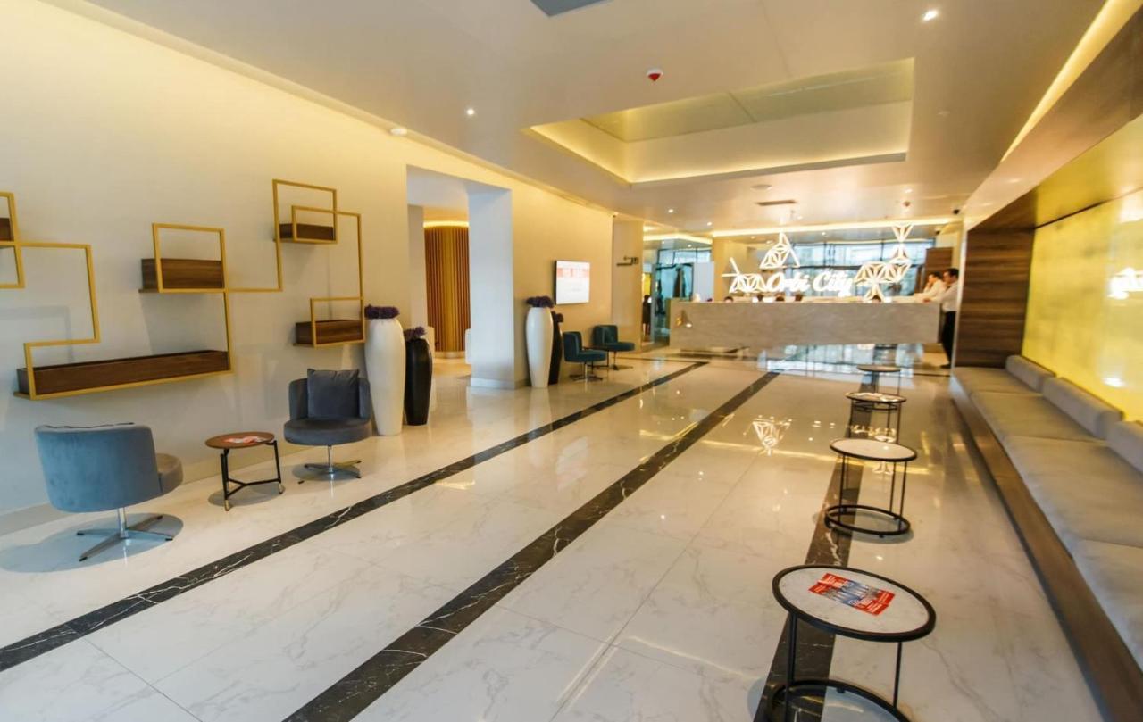 Deluxe Orbi City Beach Side&Sea View Aparthotel Batumi Exterior foto