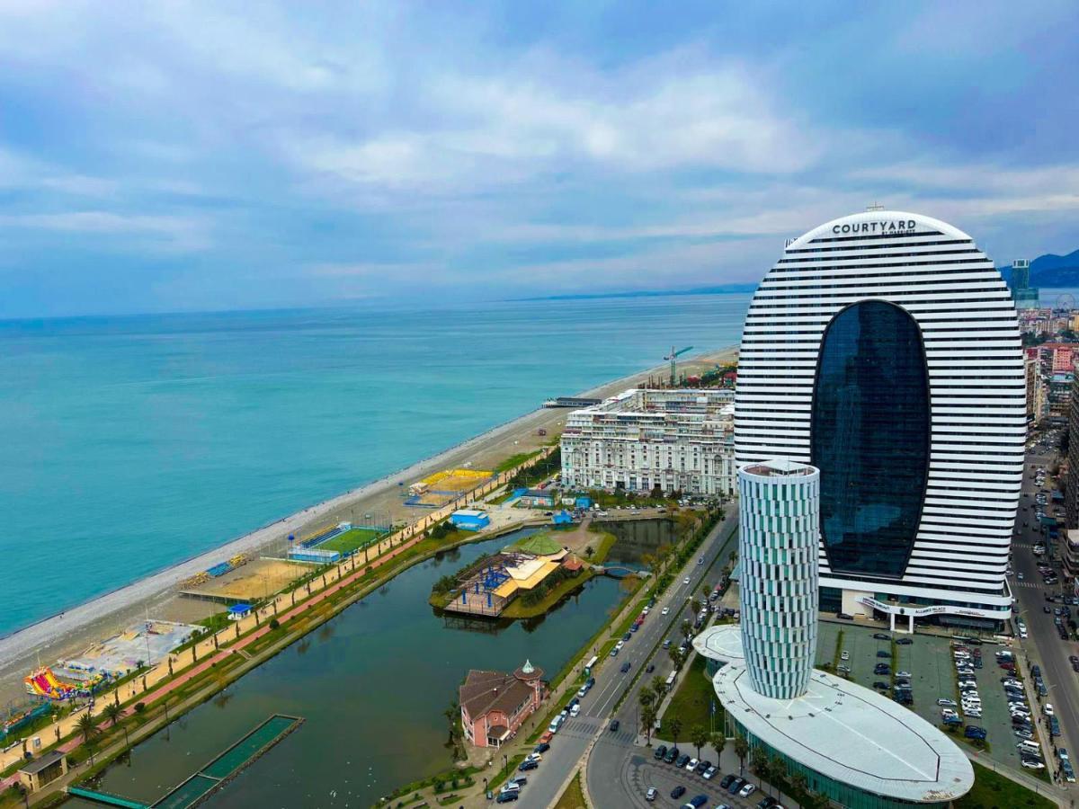 Deluxe Orbi City Beach Side&Sea View Aparthotel Batumi Exterior foto